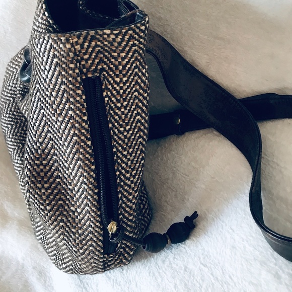 4/$100🌱 Liz Claiborne Satchel Bag Purse Brown Neutral Shoulder Bowler Canvas - Picture 2 of 4